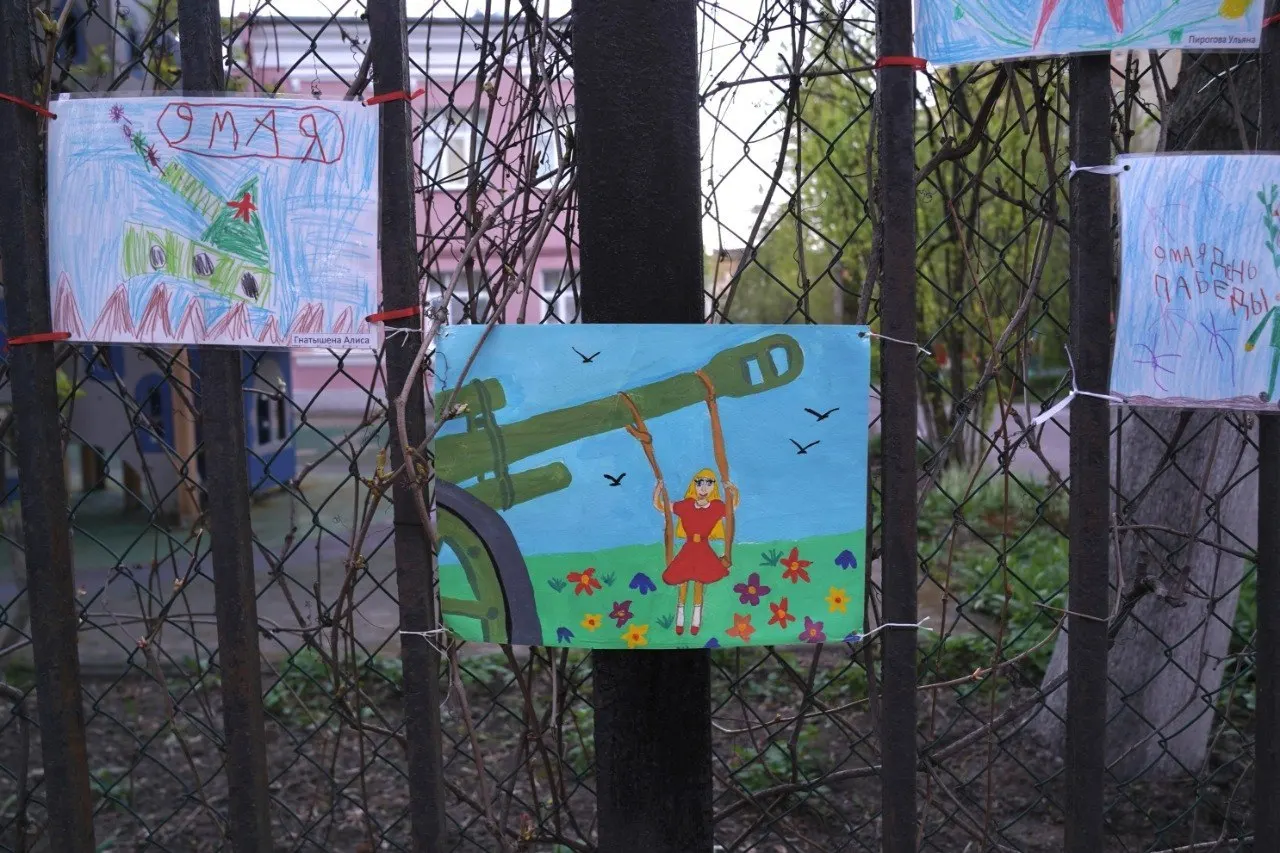 Краткий обзор событий в Петербурге: задержание участницы пикета и последующее освобождение, парад Победы, шествие «Бессмертного полка», прохождение портрета Пригожина и работа мобильного интернета в течение дня.