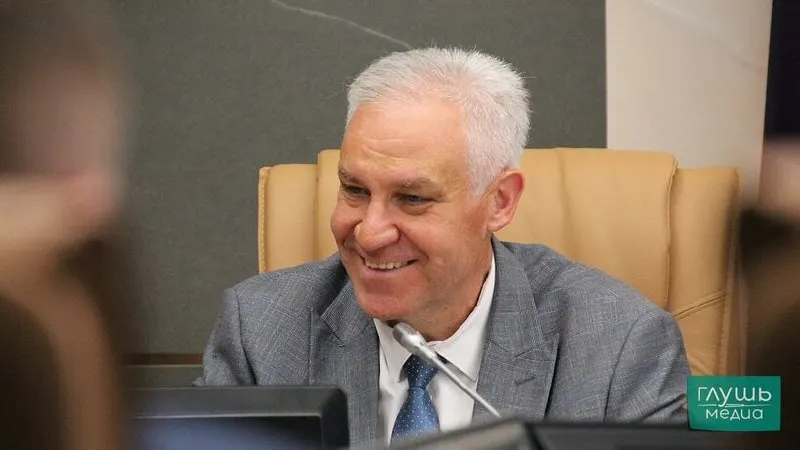 На заседании комитета по ЖКХ председатель облдумы Алексей Антонов посоветовал депутату от КПРФ говорить, что YouTube запрещён, хотя ресурс официально не объявляли вне закона.