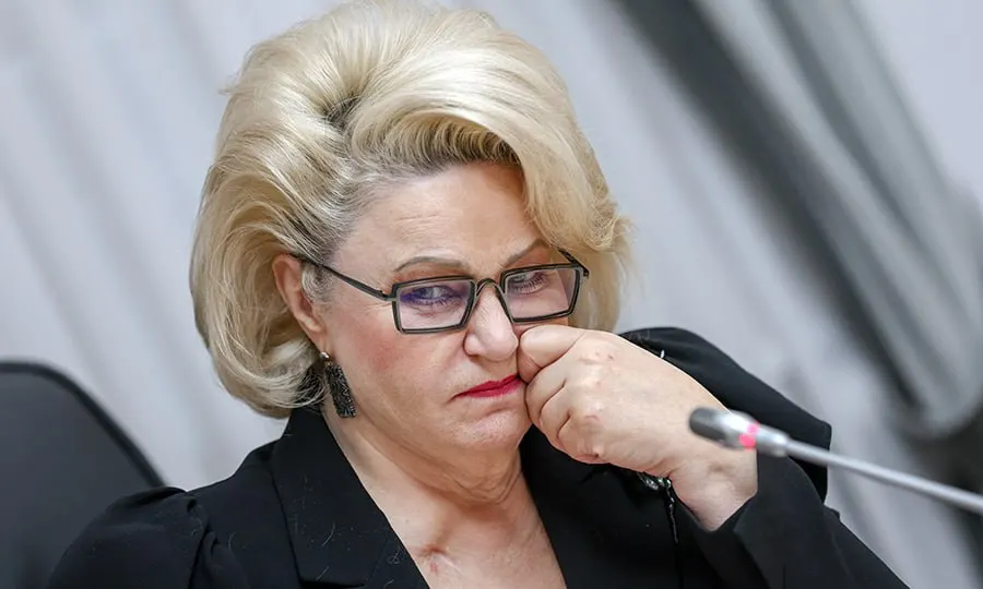 Глава думского комитета по защите семьи призвала Роскомнадзор и Минцифры ограничить время и доступ детей к онлайн‑играм, предложив применить технические меры, похожие на те, что использовались против мессенджеров.