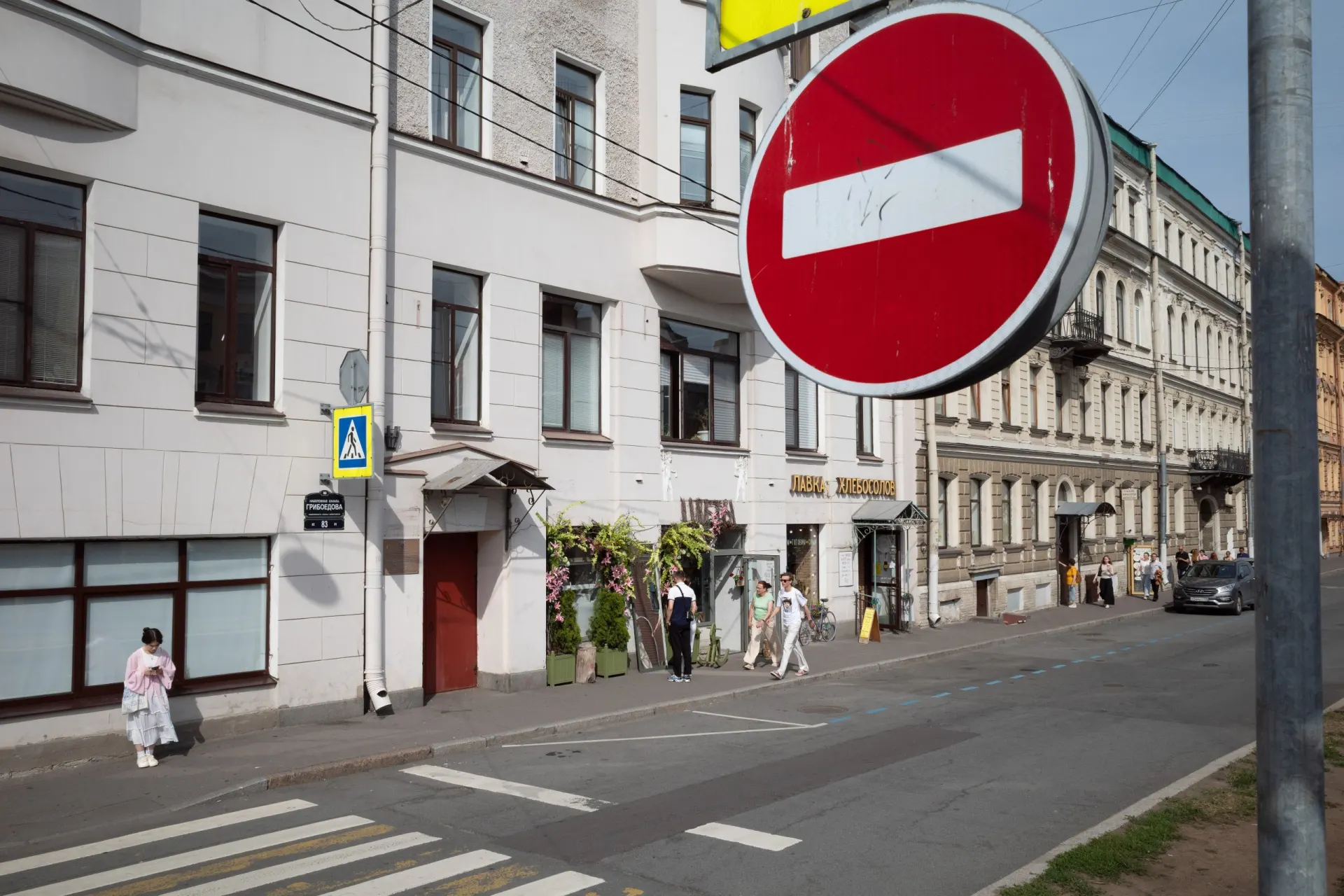 Коротко о произошедшем в Петербурге и других регионах: смертельное ДТП с велосипедистом, приговор по делу о незаконной миграции, начало строительства медпункта и задержания перекупщиков топлива.