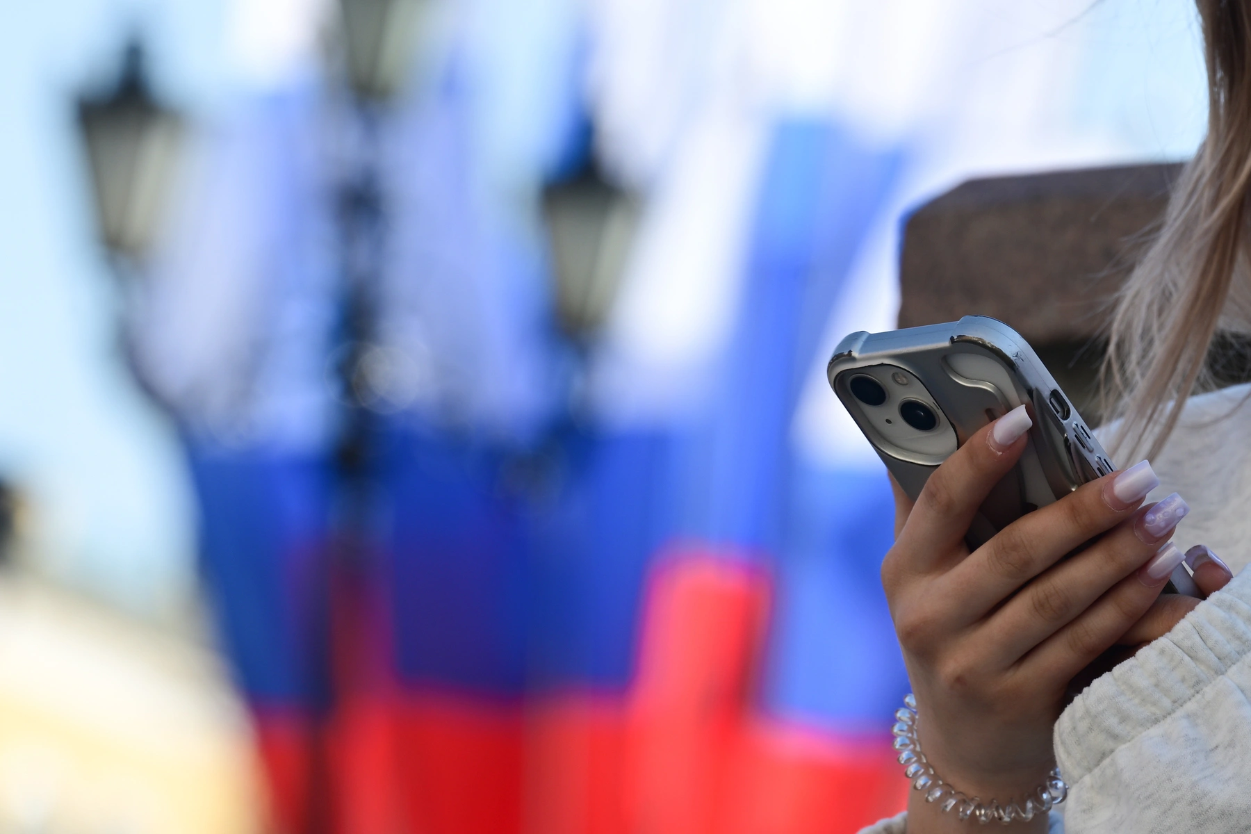 Проект «На связи» не зафиксировал заметного улучшения доступности сайтов из «белых списков» к сроку 1 июля; проблемы остаются региональными и во многом зависят от данных операторов.
