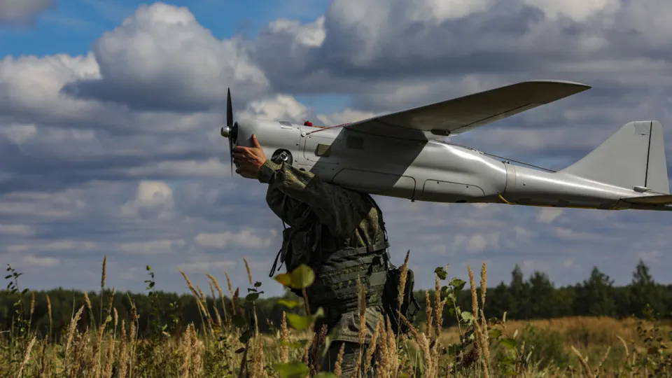 Рассекреченные материалы Китайско‑российского форума по военно‑техническому сотрудничеству описывают многолетнее взаимодействие по космическим оружиям, системам ПВО, автономным «роевым» боеприпасам и попыткам нейтрализовать спутниковые сети связи.