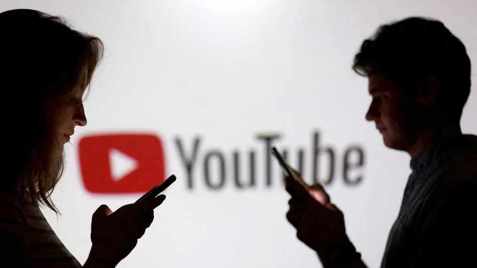 Дневная аудитория YouTube в России выросла до 22,4 млн пользователей, тогда как охваты отечественных видеосервисов сократились или остаются значительно ниже.