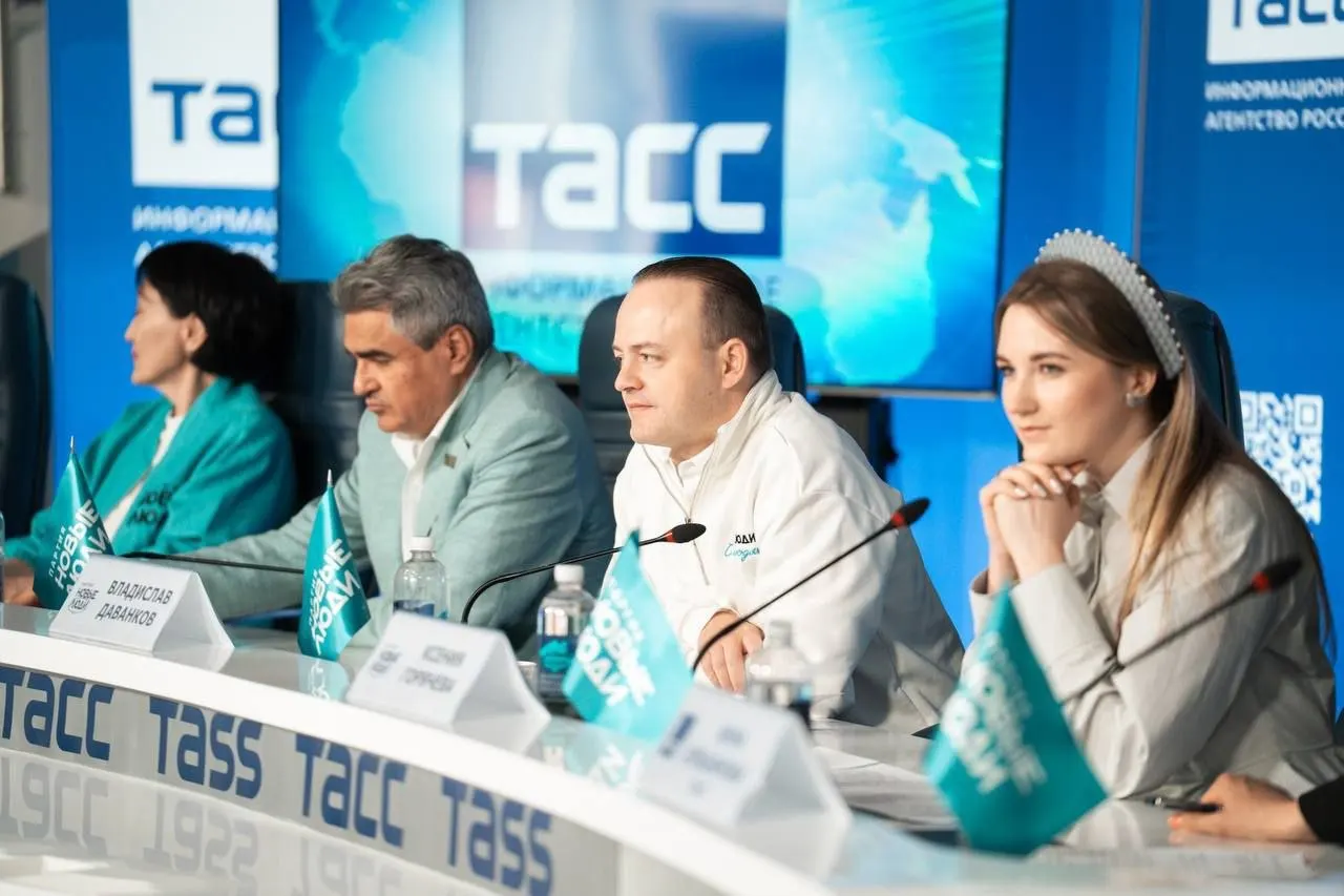 Партия предлагает изменить требования по хранению данных, разрешив хранить их в дружественных странах ОДКБ, чтобы снизить риск санкций и вернуть доступ к зарубежным платформам без блокировок.