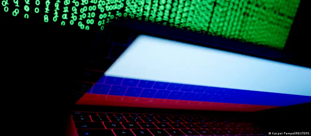 Браузеры предупреждают о возможной подделке сайтов крупных банков; банки предлагают установить отечественные сертификаты; эксперты предупреждают о рисках конфиденциальности и контроля.