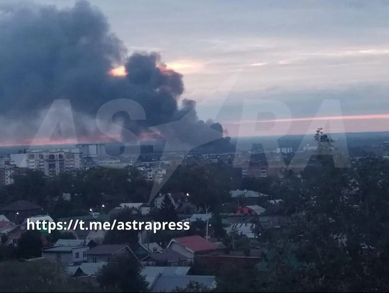Сводка ночи: пожар на промышленном объекте в Самаре, ранения в Подмосковье, военные столкновения и аресты, а также обновления по сервисам и общественным настроениям.