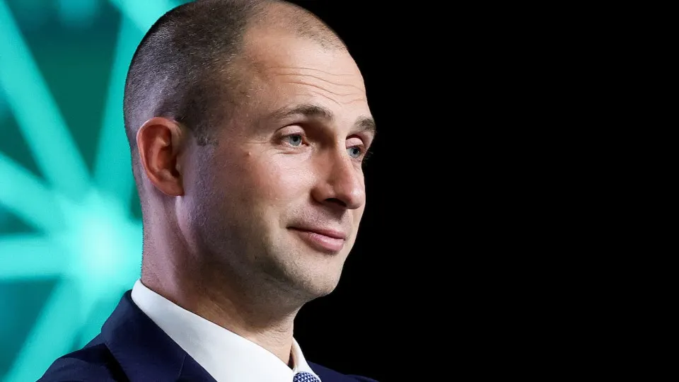 Полугодовой финансовый отчет за 2026 год: чистый убыток 3,8 млрд ₽, выручка растет на 12% до 81 млрд ₽, во втором квартале — символическая прибыль на фоне распродажи части активов.