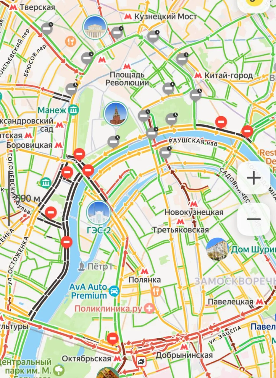 Движение в центре Москвы затруднено, мобильный интернет может быть недоступен. Разбираемся в ситуации и даём советы.